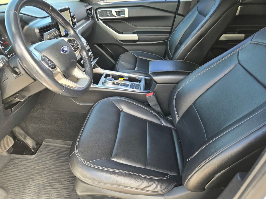 Thumbnail: 2020 Ford Explorer - 8