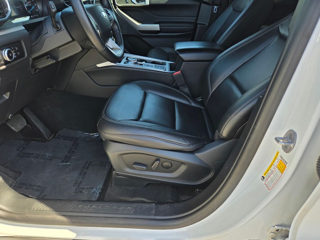 Thumbnail: 2023 Ford Explorer - 9