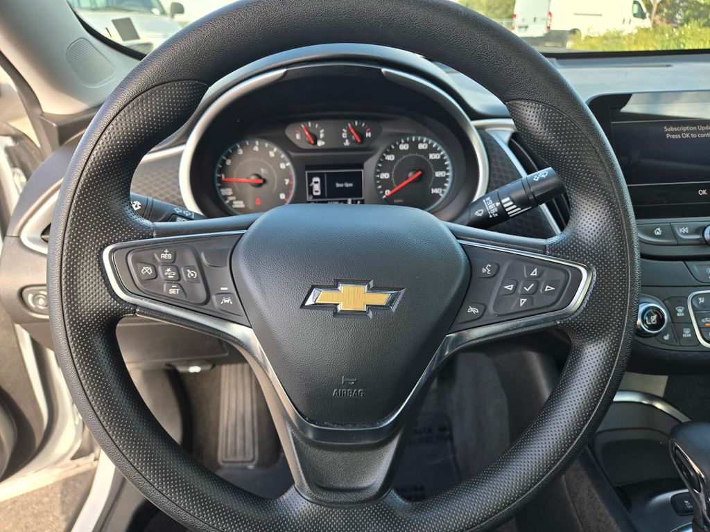 Thumbnail: 2024 Chevrolet Malibu - 11