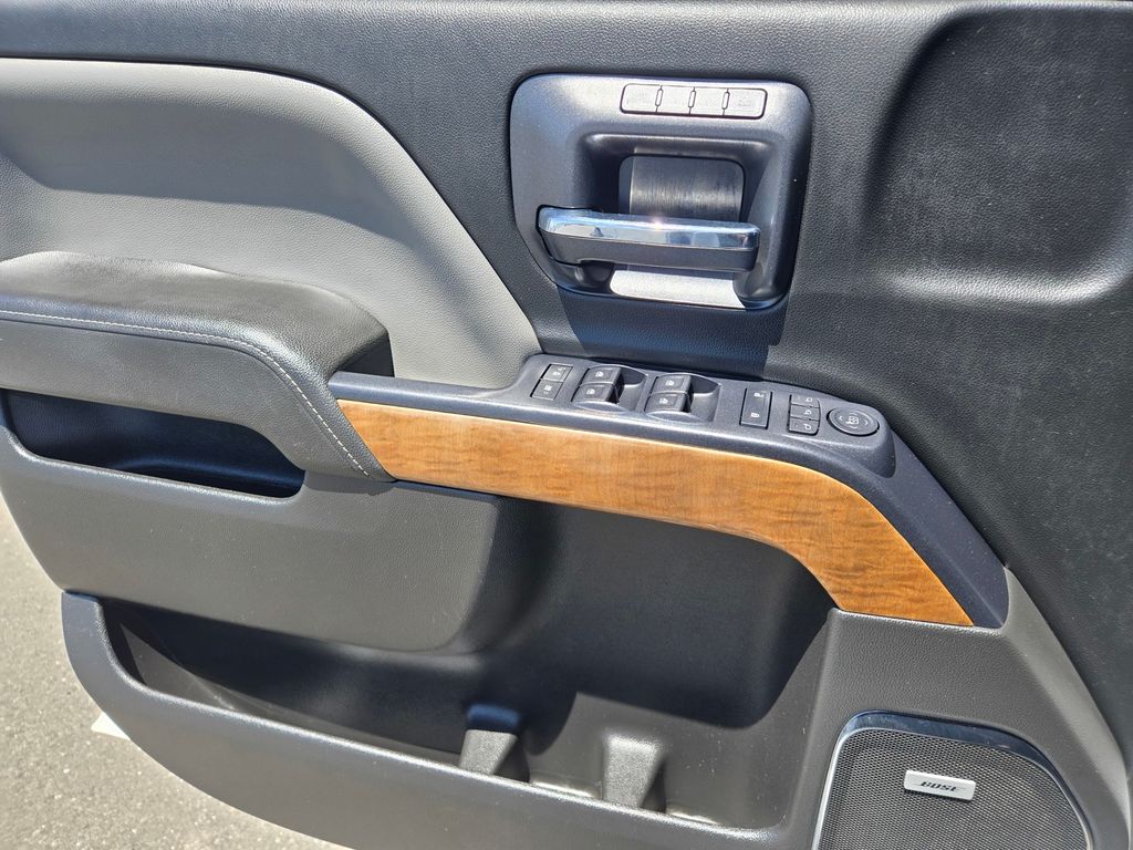 Thumbnail: 2015 Chevrolet Silverado 2500 - 17