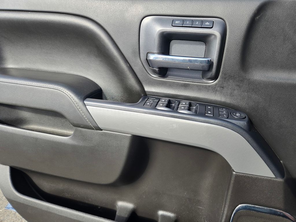 Thumbnail: 2016 Chevrolet Silverado 2500 - 20