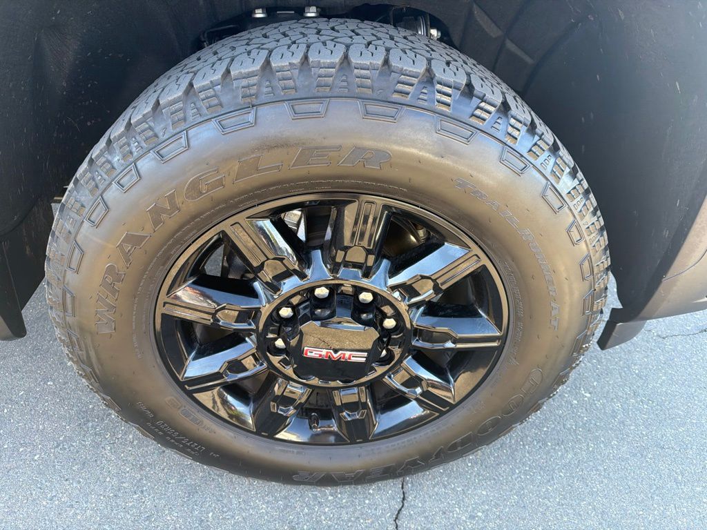 Thumbnail: 2026 GMC Sierra 2500 - 20