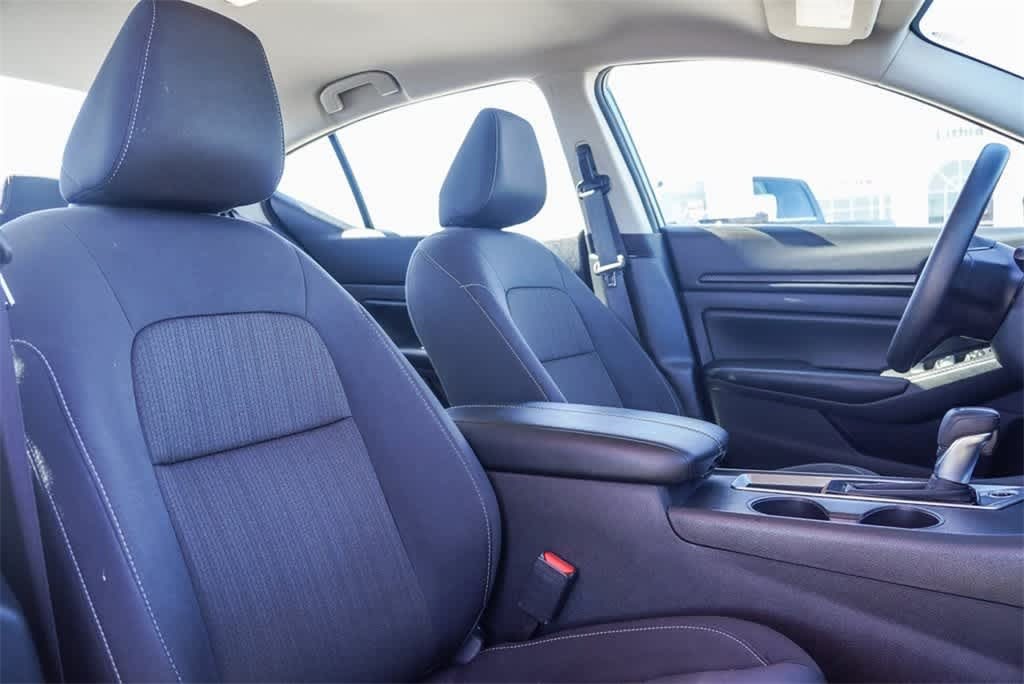 2024 Nissan Altima S 8