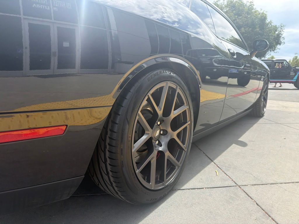 Thumbnail: 2018 Dodge Challenger - 8