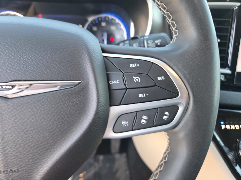 Thumbnail: 2023 Chrysler Pacifica - 21