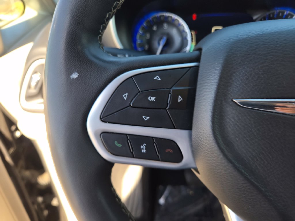 Thumbnail: 2023 Chrysler Pacifica - 22