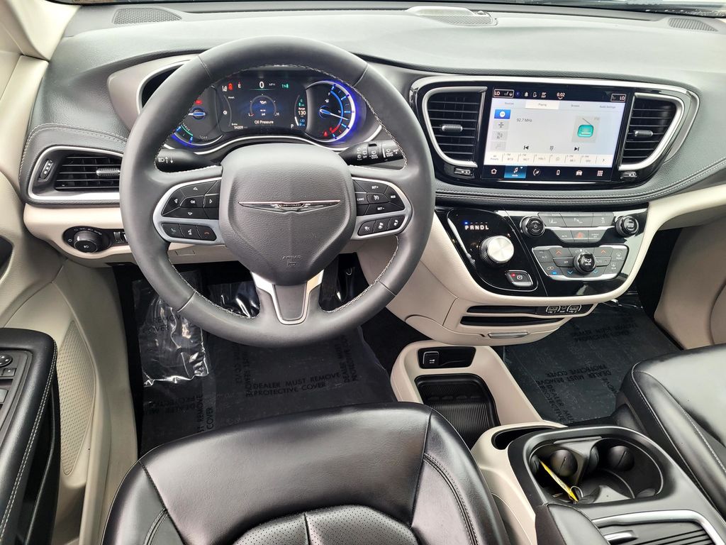 Thumbnail: 2023 Chrysler Pacifica - 7