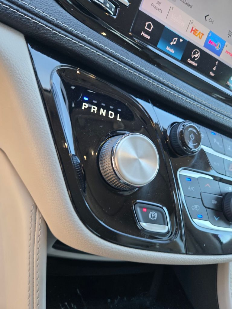 Thumbnail: 2021 Chrysler Pacifica - 7