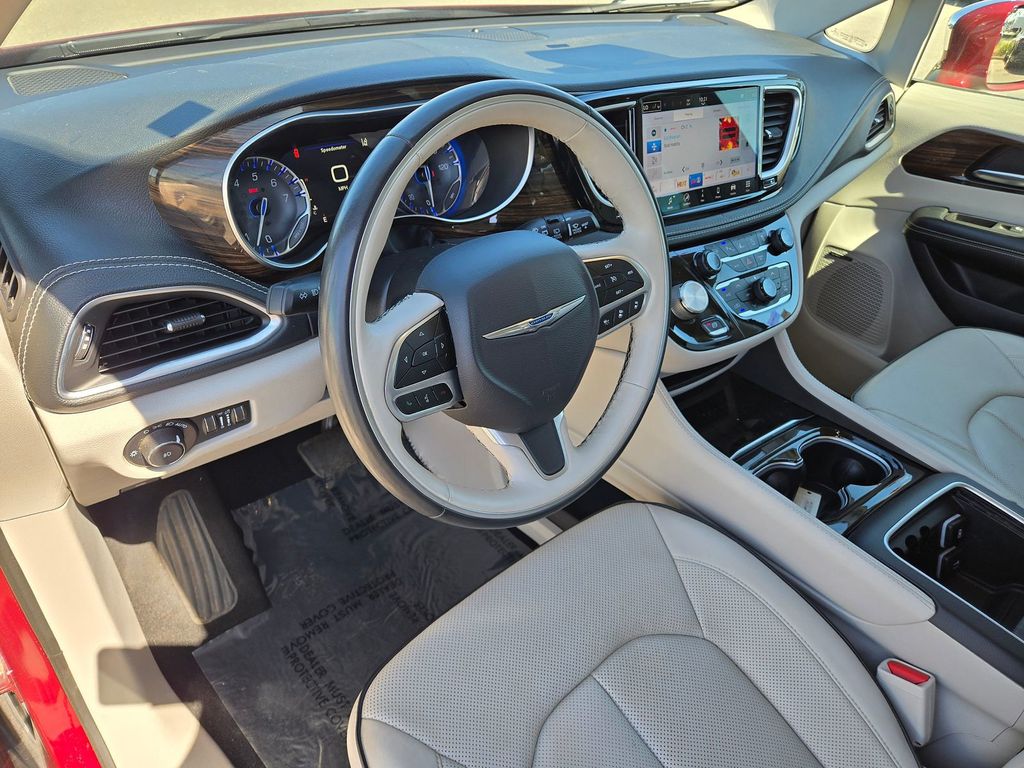 Thumbnail: 2021 Chrysler Pacifica - 8