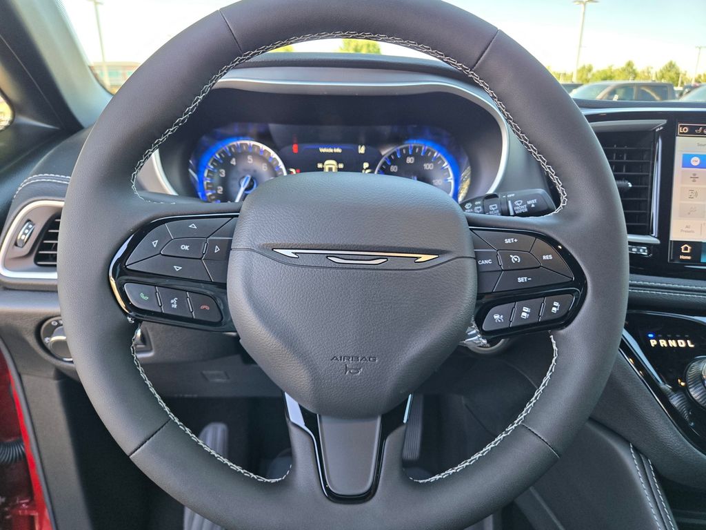 Thumbnail: 2027 Chrysler Pacifica - 11