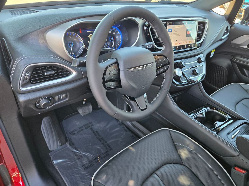 Thumbnail: 2027 Chrysler Pacifica - 7