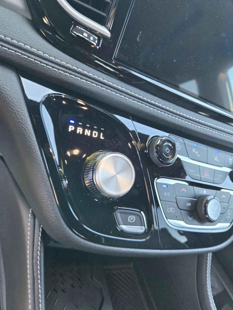 Thumbnail: 2027 Chrysler Pacifica - 15