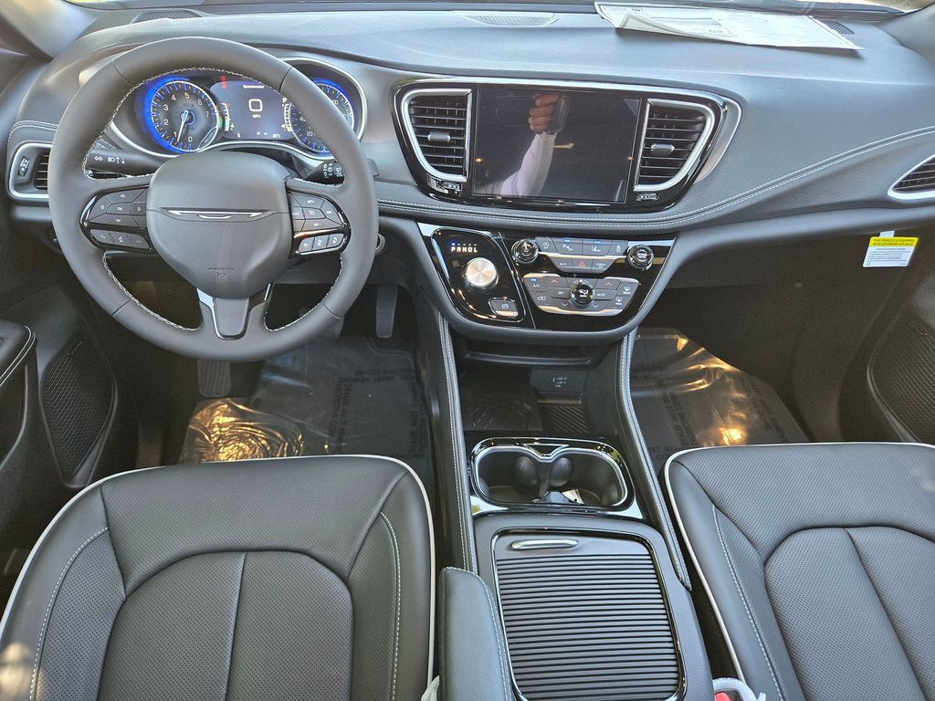 Thumbnail: 2027 Chrysler Pacifica - 2