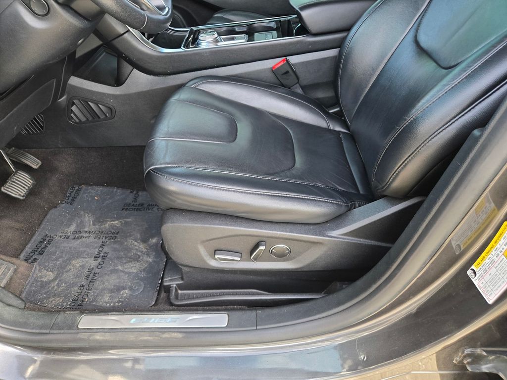Thumbnail: 2019 Ford Edge - 9