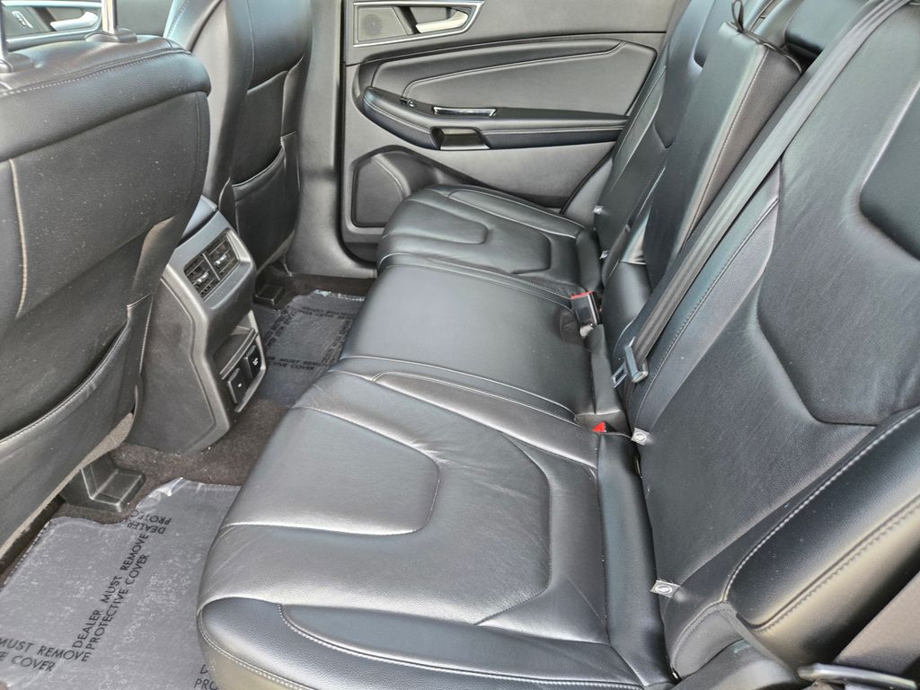 Thumbnail: 2019 Ford Edge - 10