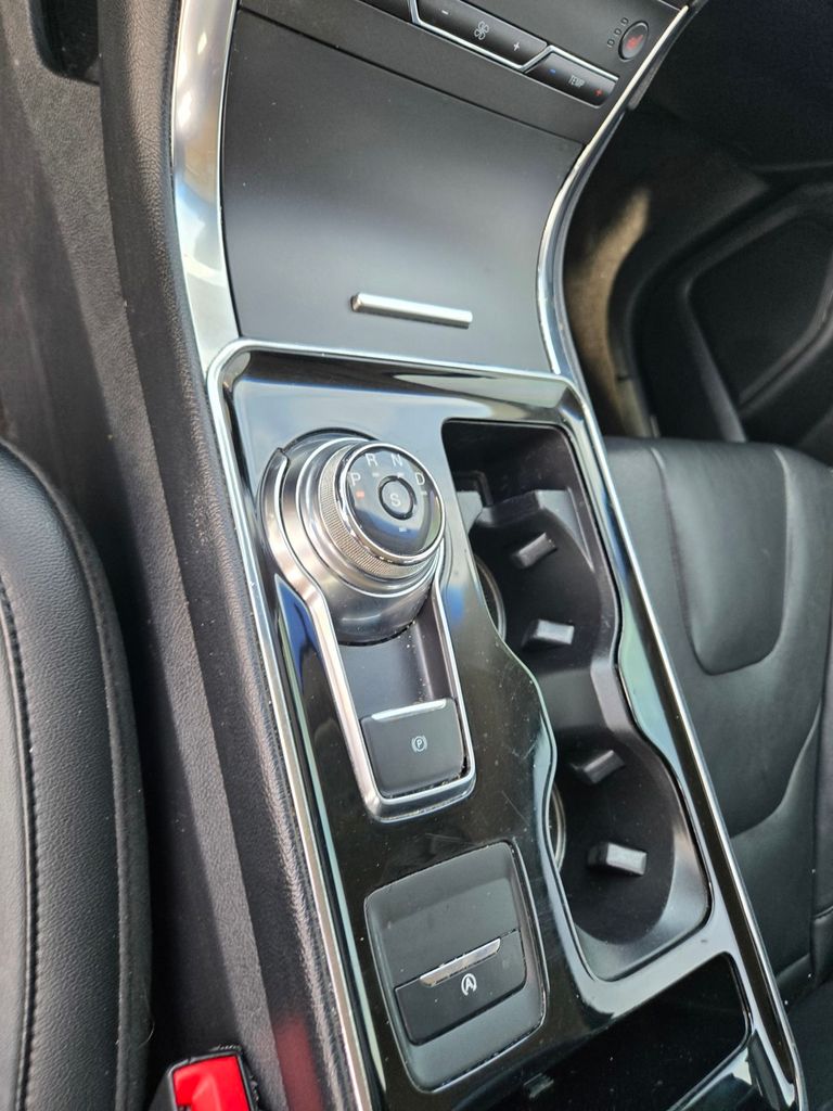 Thumbnail: 2019 Ford Edge - 13