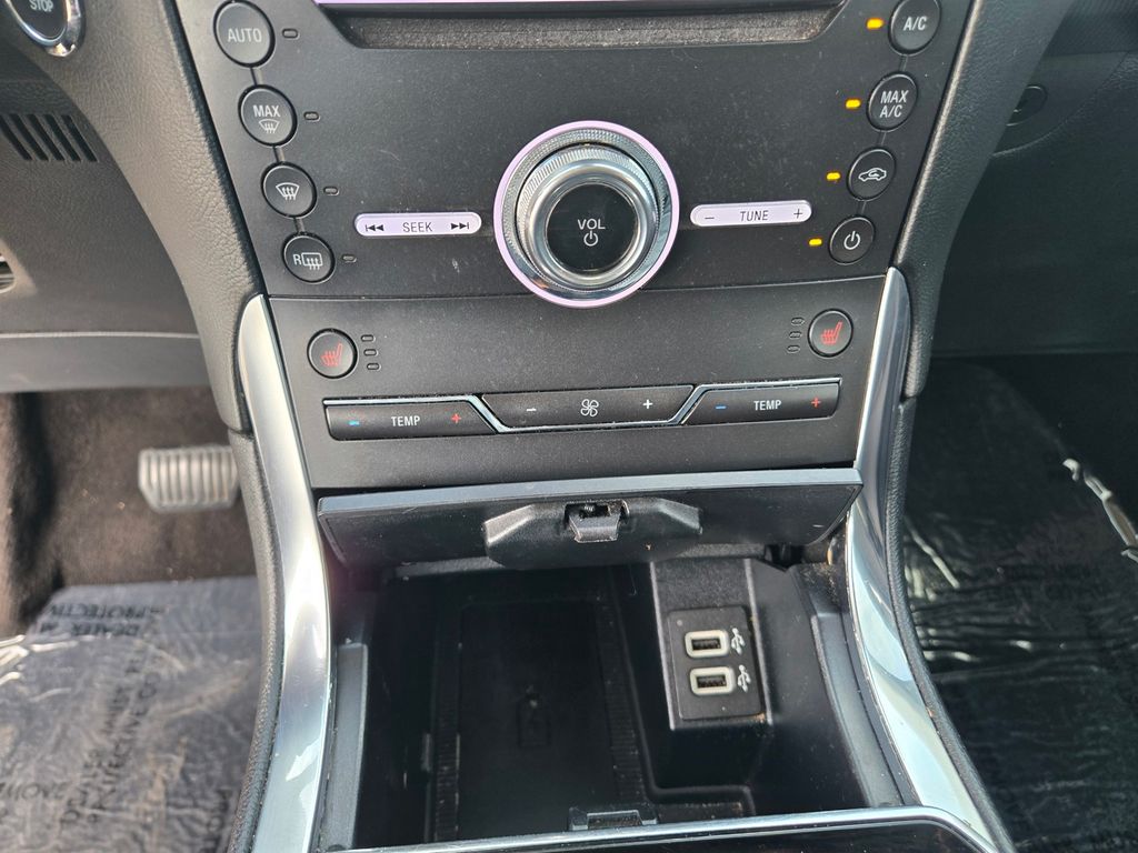 Thumbnail: 2019 Ford Edge - 19