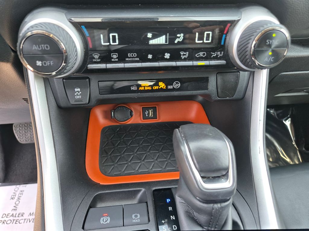 Thumbnail: 2024 Toyota RAV4 - 19