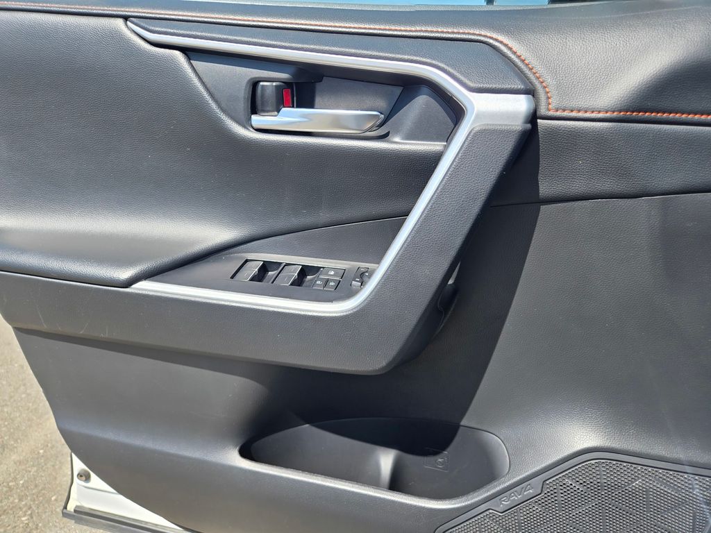 Thumbnail: 2024 Toyota RAV4 - 20