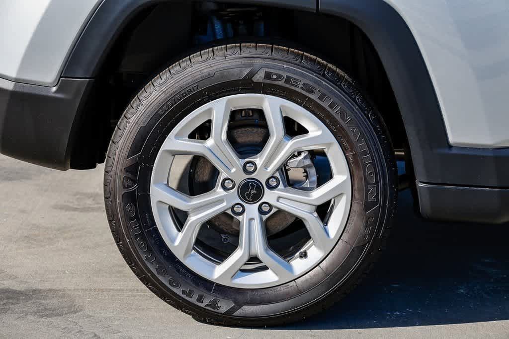 Thumbnail: 2025 Jeep Compass - 23