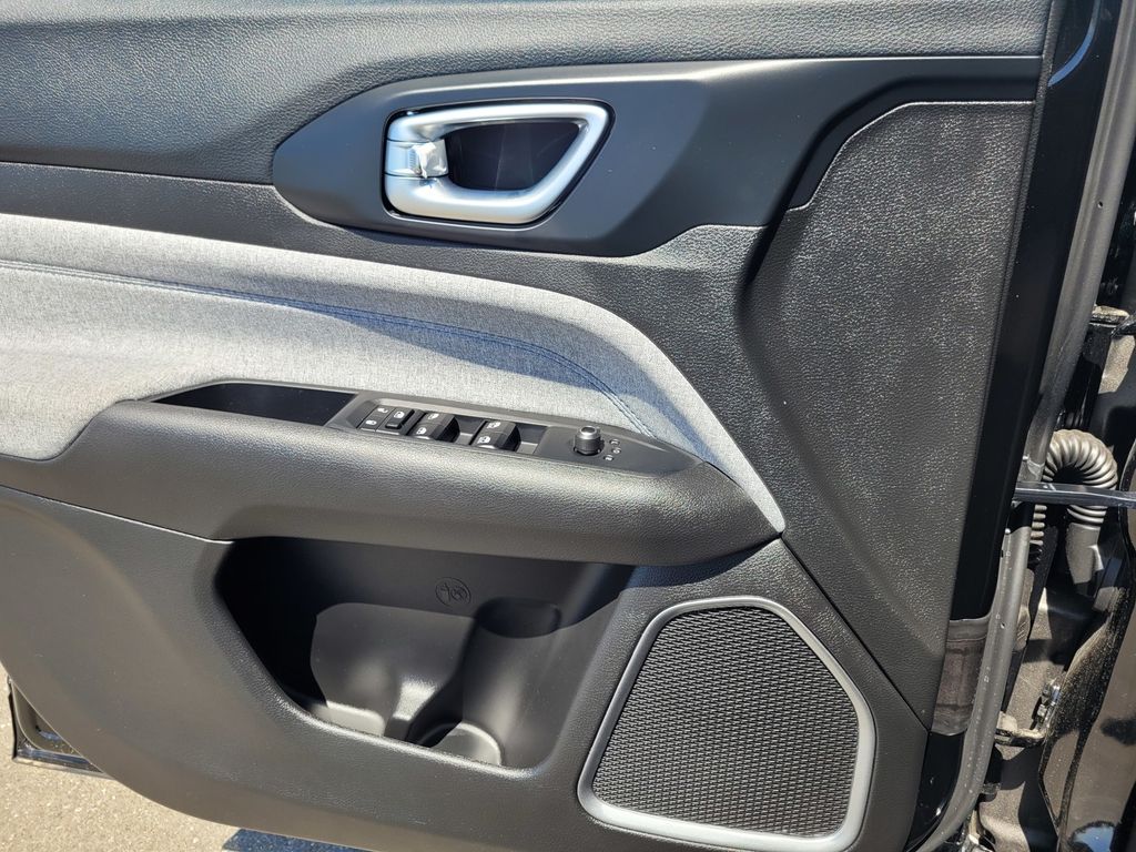Thumbnail: 2025 Jeep Compass - 20