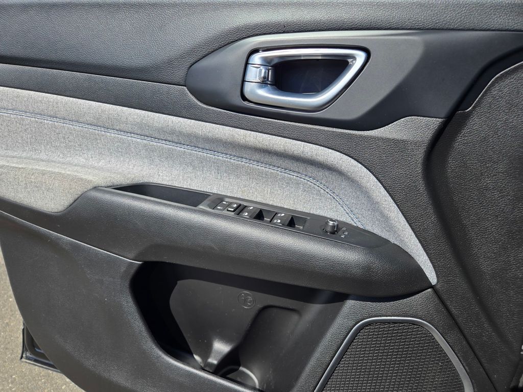 Thumbnail: 2025 Jeep Compass - 20