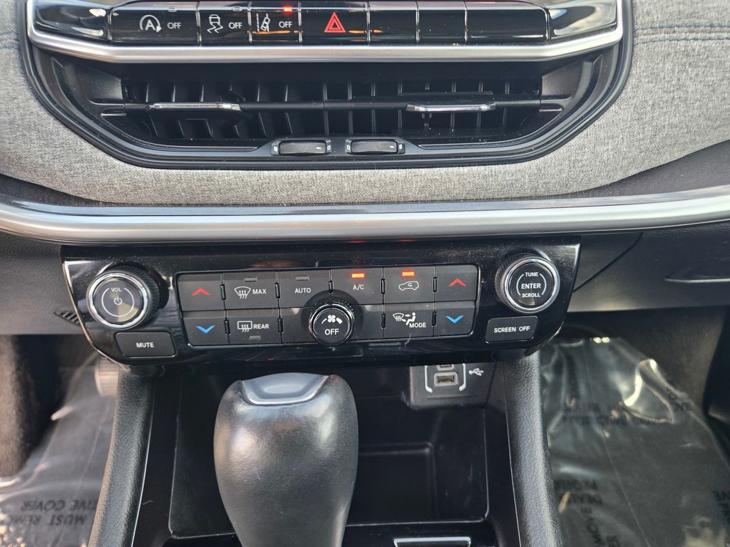 Thumbnail: 2022 Jeep Compass - 18