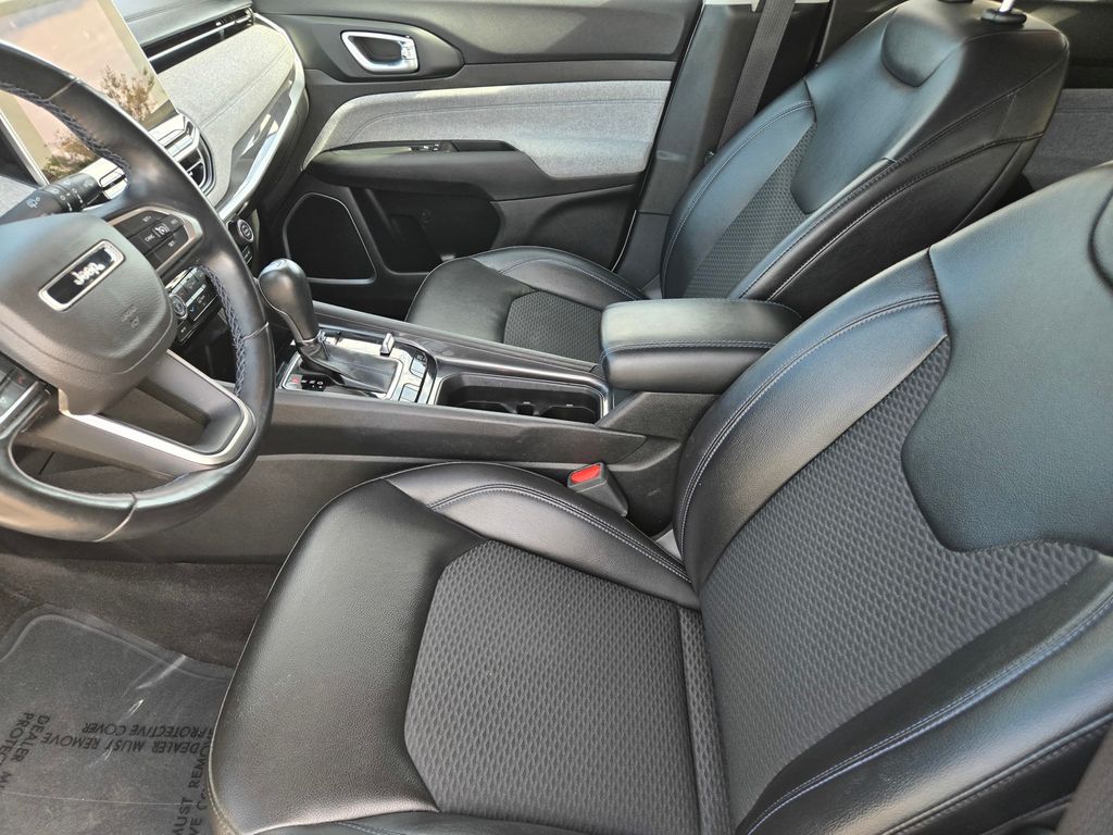 Thumbnail: 2022 Jeep Compass - 8
