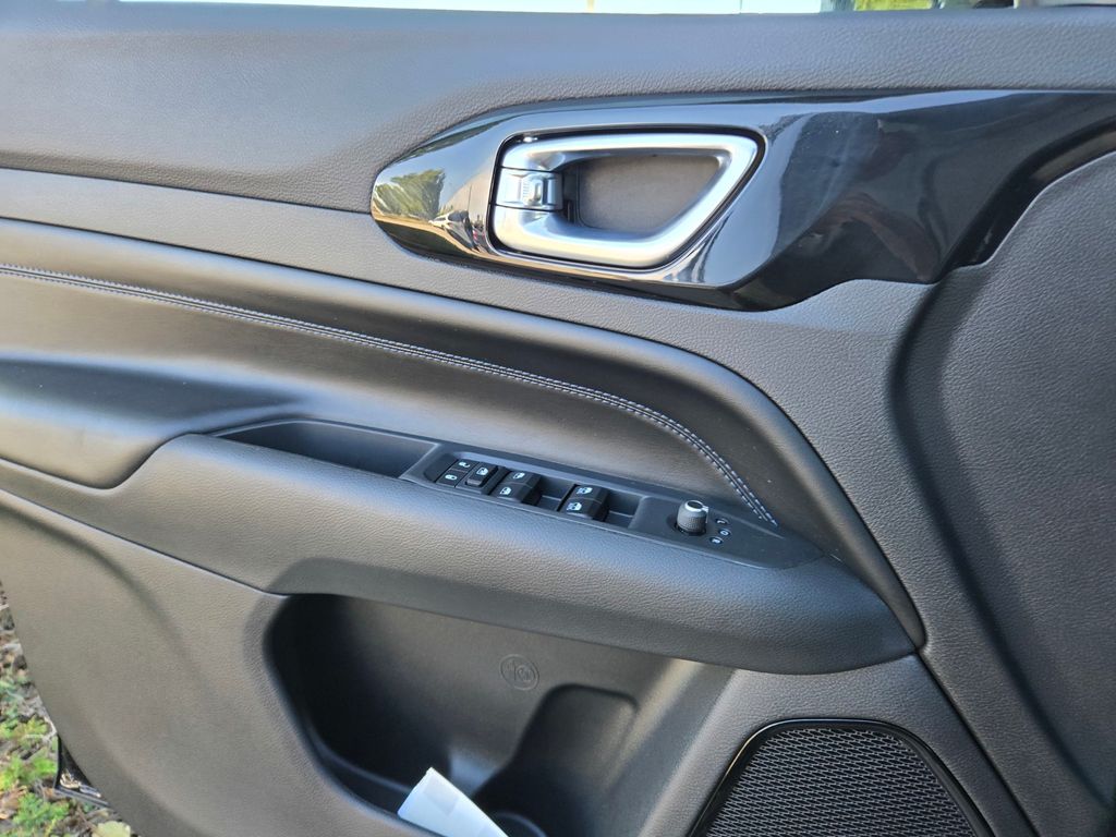 Thumbnail: 2026 Jeep Compass - 20