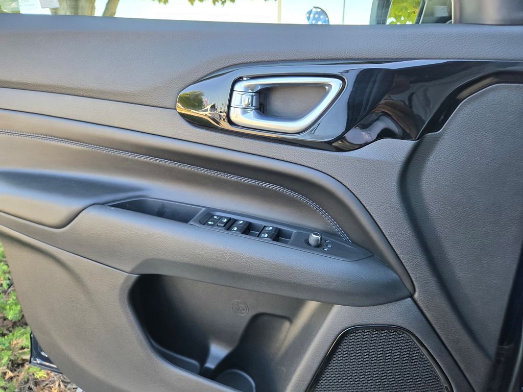 Thumbnail: 2026 Jeep Compass - 20