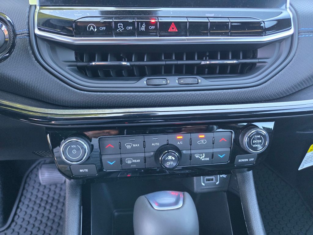 Thumbnail: 2026 Jeep Compass - 19