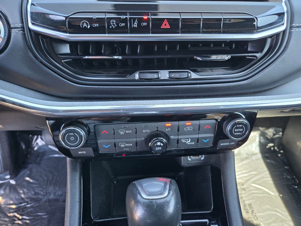 Thumbnail: 2022 Jeep Compass - 19