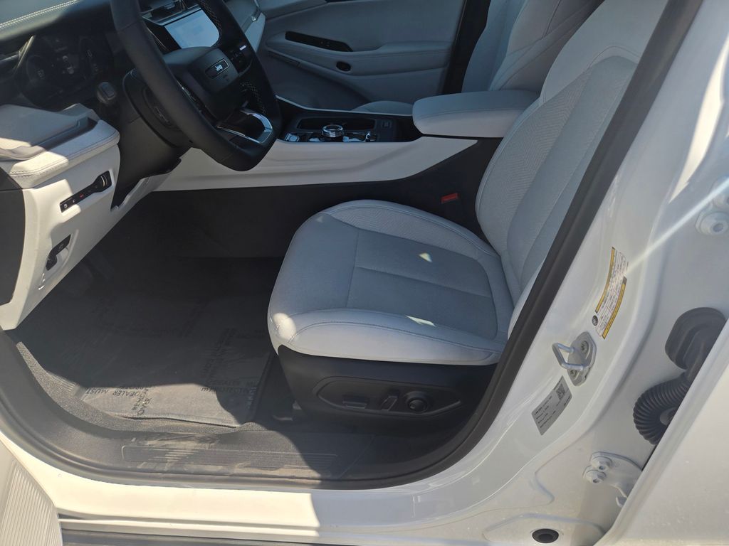 Thumbnail: 2026 Jeep Cherokee - 9