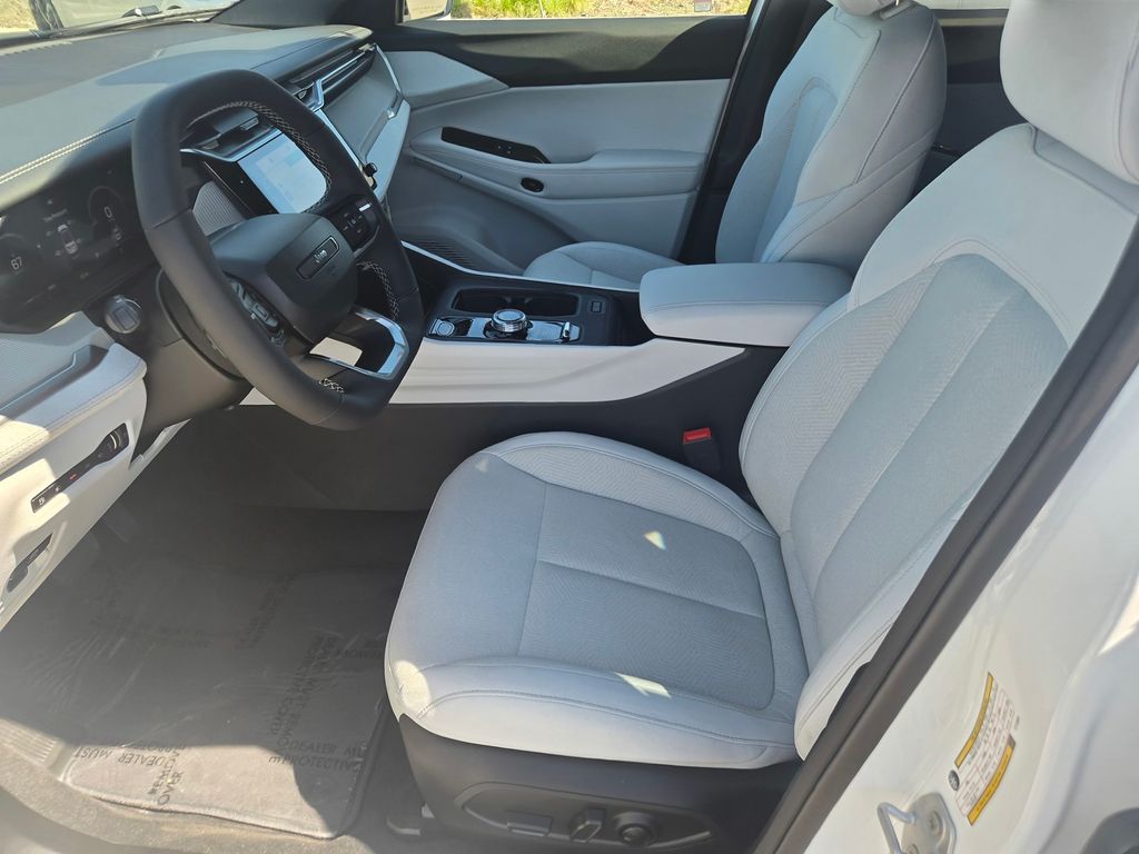 Thumbnail: 2026 Jeep Cherokee - 8