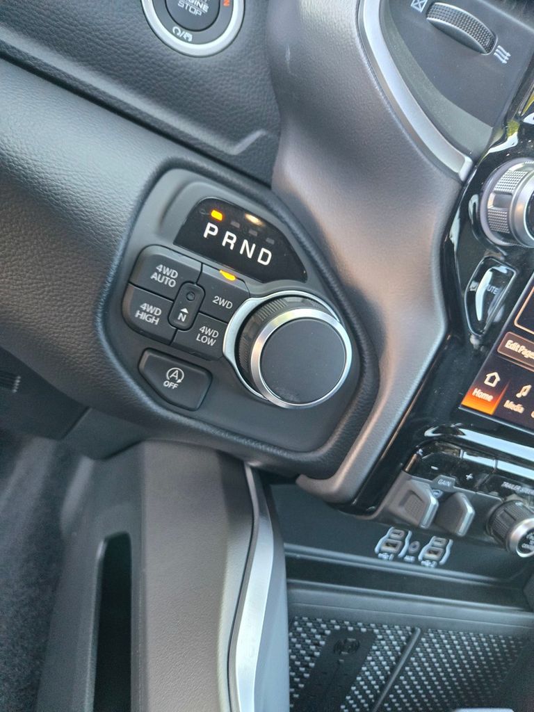Thumbnail: 2026 RAM 1500 - 17