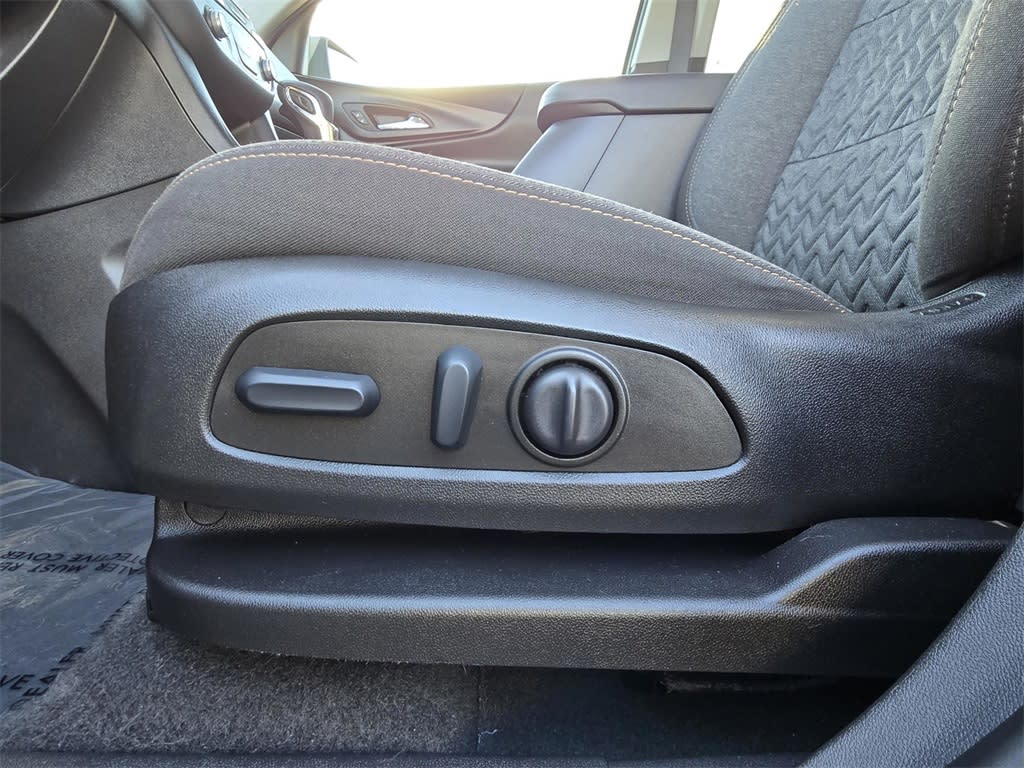 Thumbnail: 2023 Chevrolet Equinox - 17