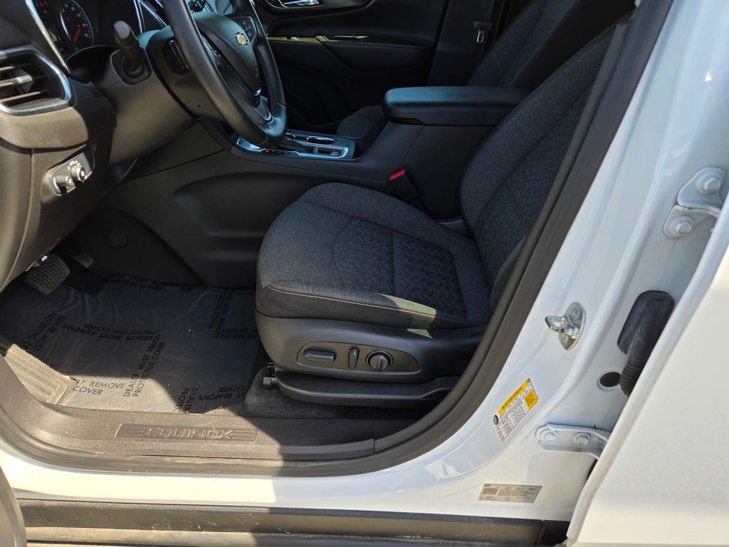 Thumbnail: 2024 Chevrolet Equinox - 9