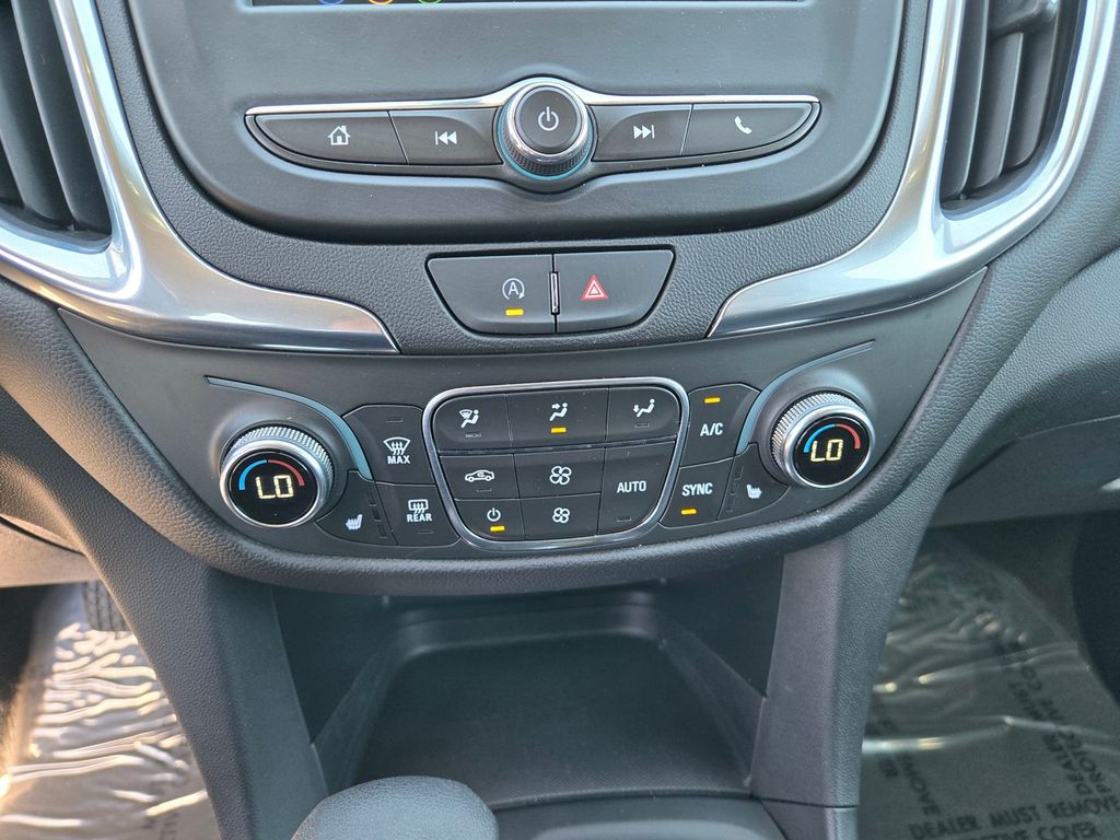 Thumbnail: 2024 Chevrolet Equinox - 18