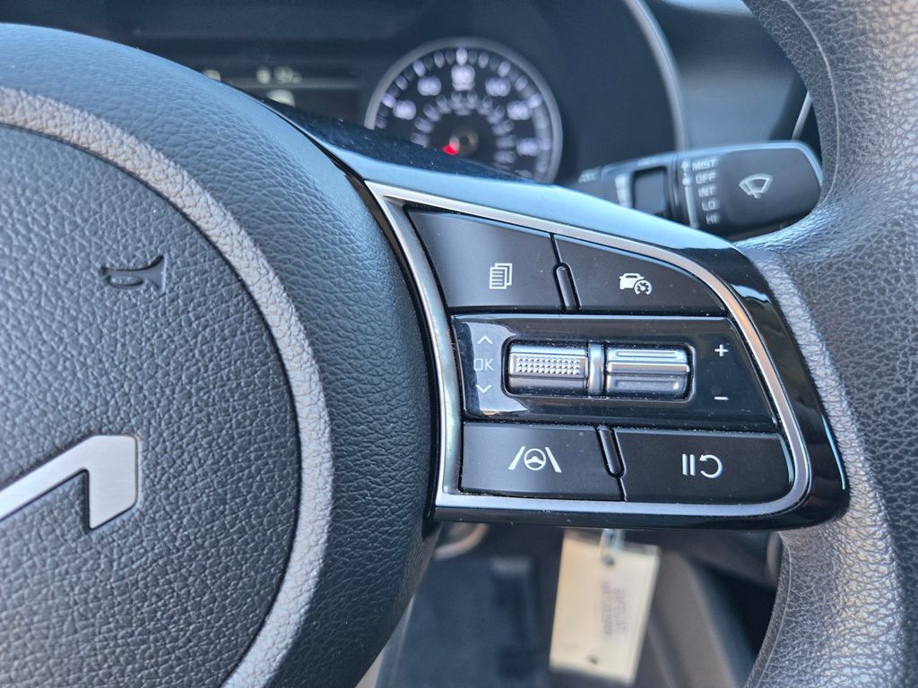 Thumbnail: 2023 Kia Forte - 21