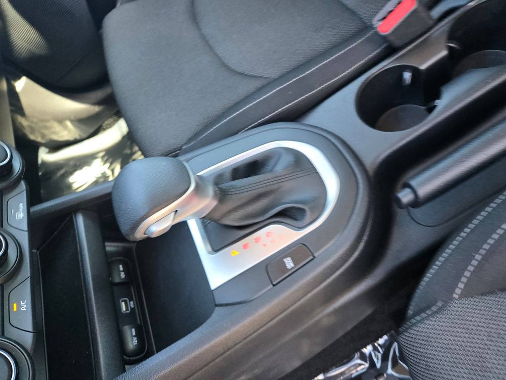Thumbnail: 2023 Kia Forte - 13