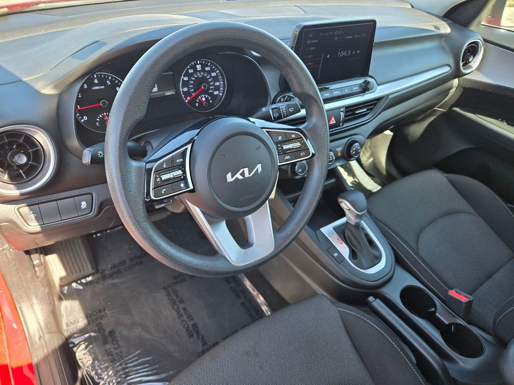 Thumbnail: 2023 Kia Forte - 7