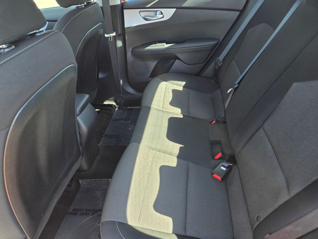 Thumbnail: 2023 Kia Forte - 10