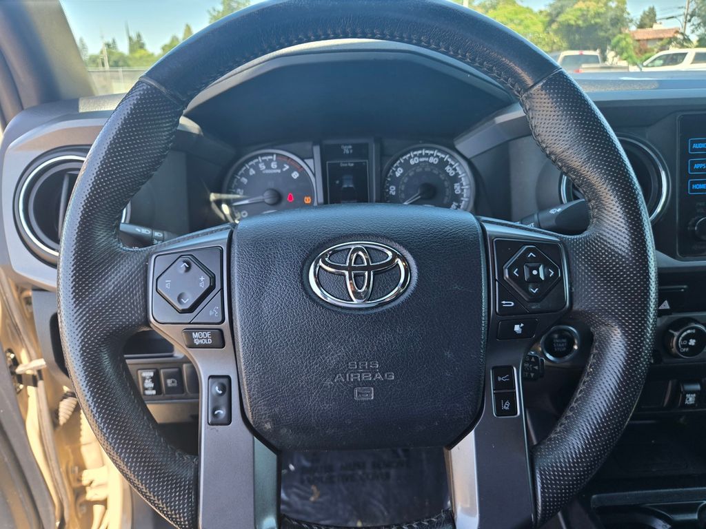 Thumbnail: 2019 Toyota Tacoma - 11