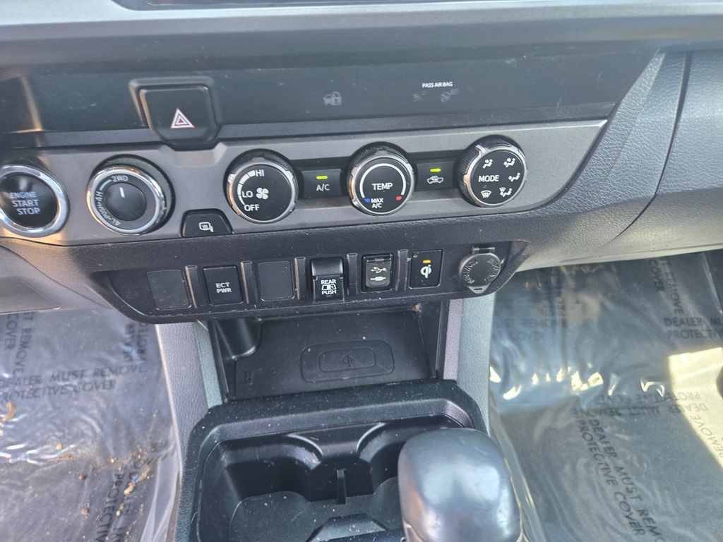 Thumbnail: 2019 Toyota Tacoma - 17