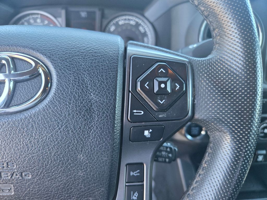 Thumbnail: 2019 Toyota Tacoma - 21