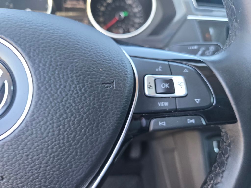 Thumbnail: 2019 Volkswagen Tiguan - 21