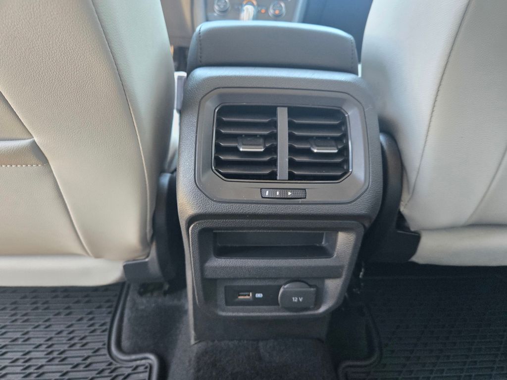 Thumbnail: 2019 Volkswagen Tiguan - 18