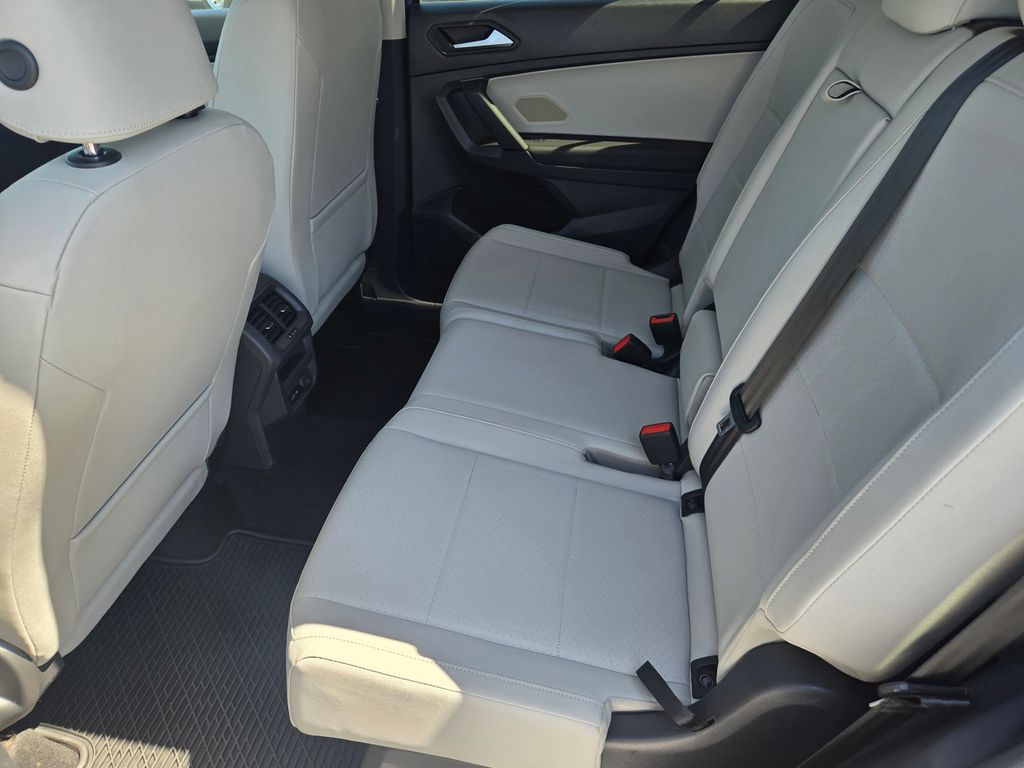 Thumbnail: 2019 Volkswagen Tiguan - 10