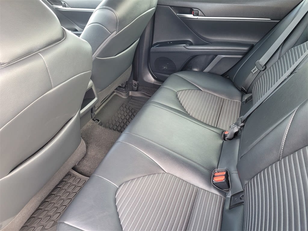 2019 Toyota Camry SE 11