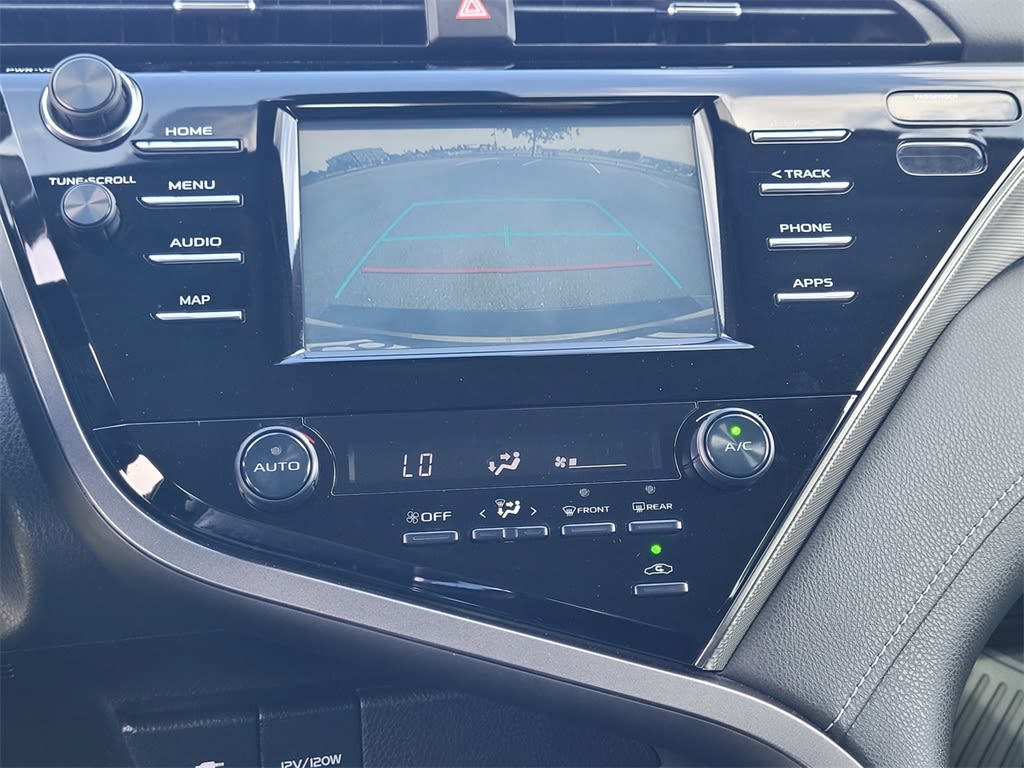 2019 Toyota Camry SE 21